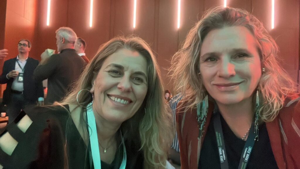 Carina Valoni y Alexandra Garín